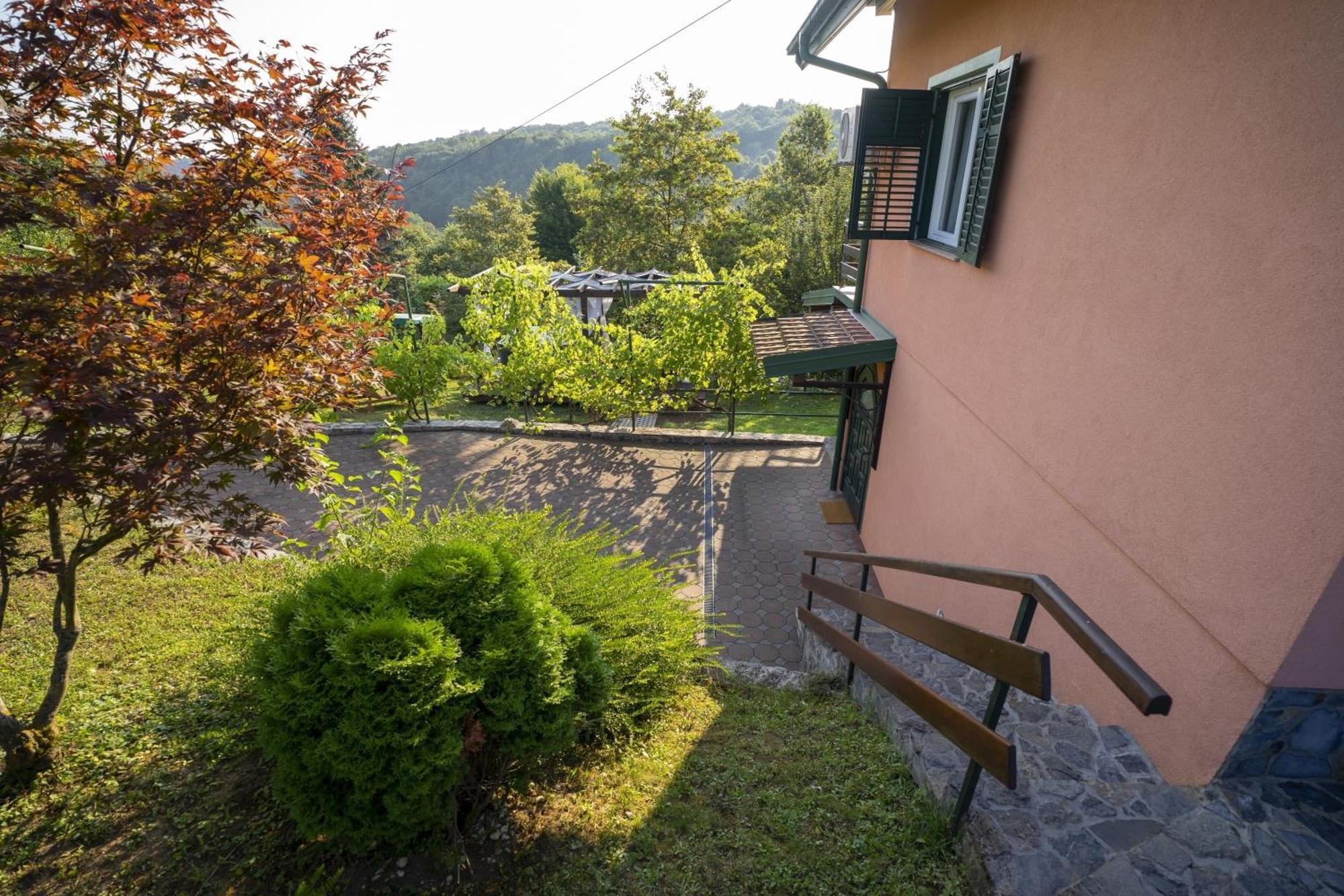 Frketic SeloKuca Za Odmor Casa Huerta别墅 外观 照片